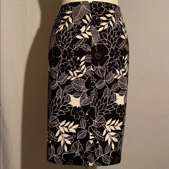 PARISAN plus size career skirt - Picture 4 of 8